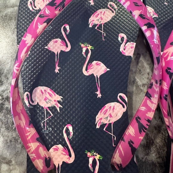 Vera Bradley flip flops - Picture 3 of 4